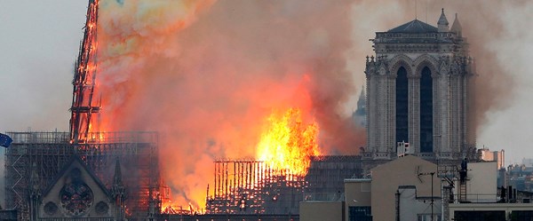 Çavuşoğlu ve Altun'dan Notre Dame Katedrali mesajı