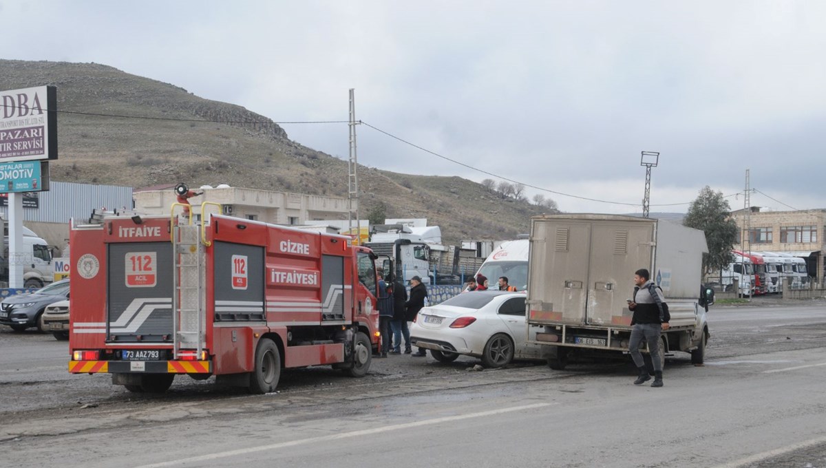 Şırnak'ta kamyonet ile otomobil çarpıştı: 5 yaralı