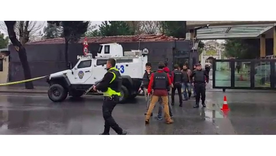 Нападение в стамбуле. Полицейские участки в Стамбуле. Muharrem Cevik Турция авария 2015-2016.