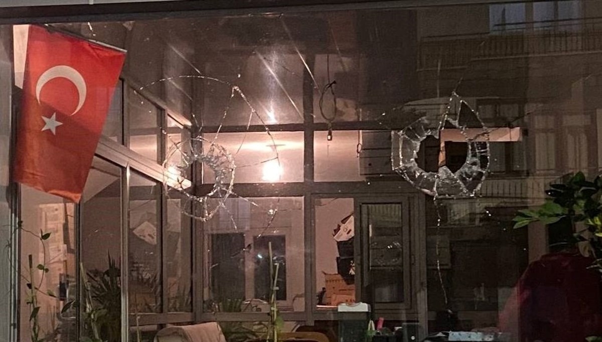 Antalya’da kar maskeli, motosikletli saldırı Antalya’da kar maskeli, motosikletli saldırı