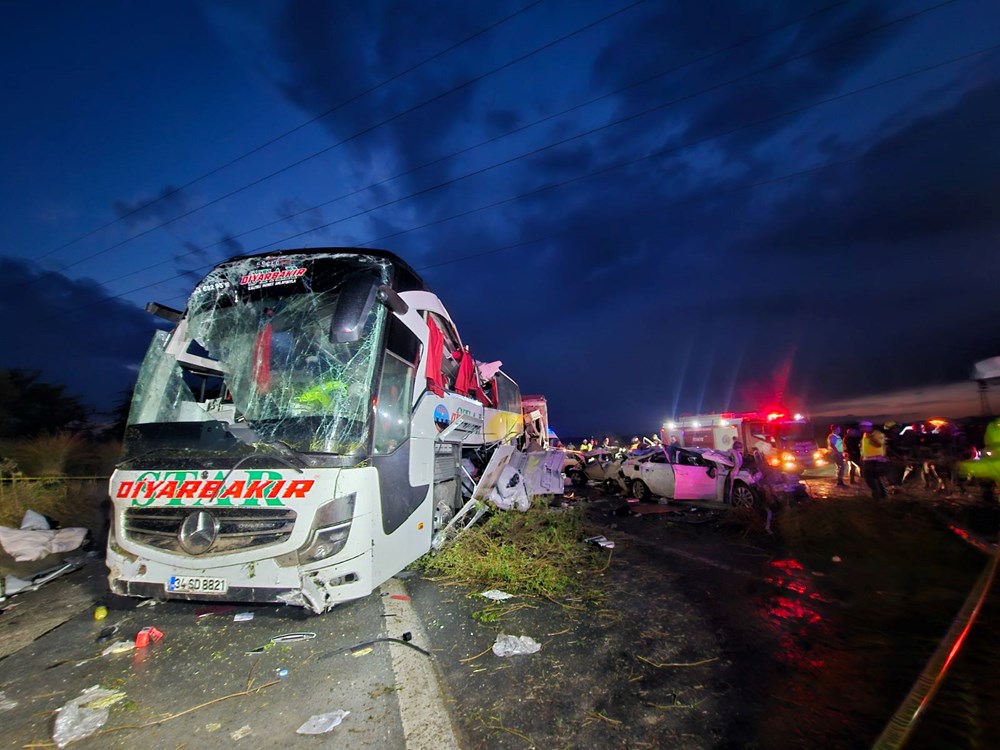 Mersin'de zincirleme trafik kazası: 10 ölü, 40 yaralı - 5