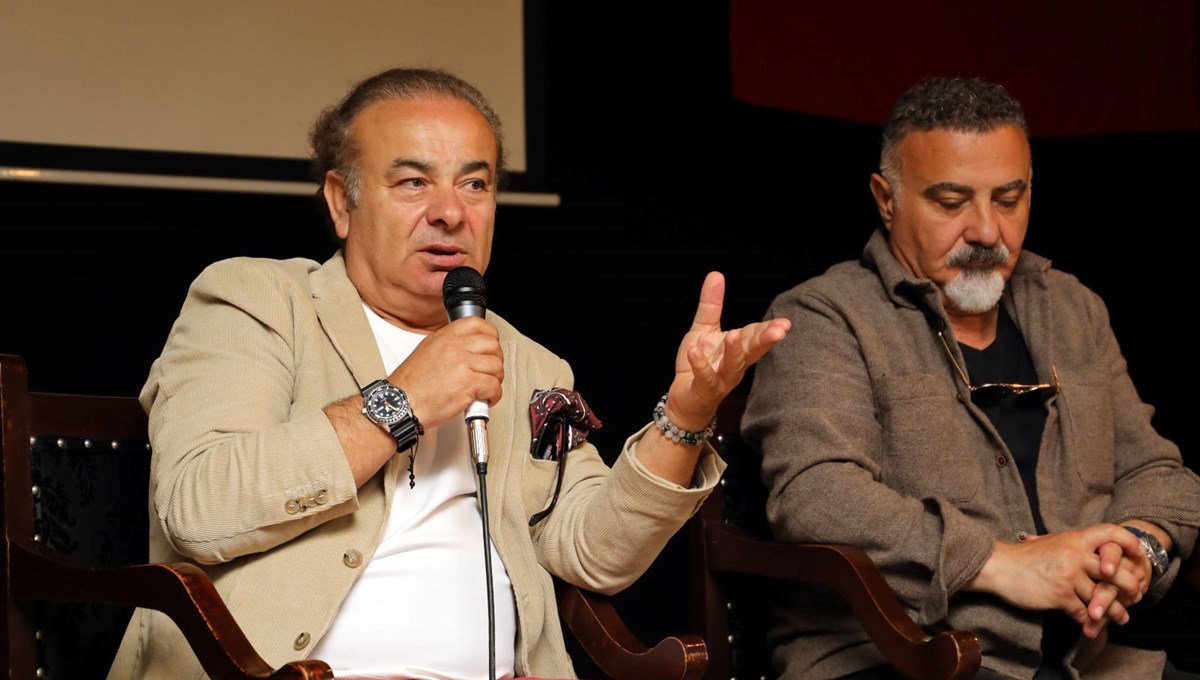 Cengiz Bozkurt ve Hüseyin Likos Sakarya'da mezun oldukları lisede etkinliğe katıldı