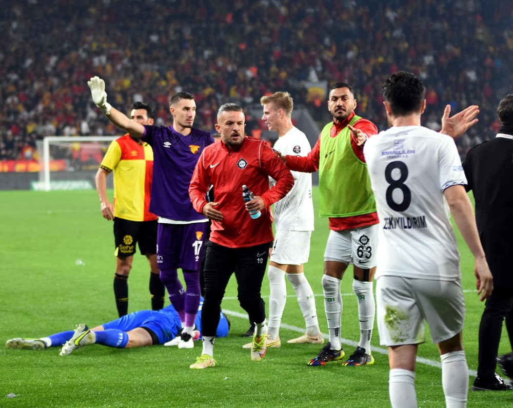 Göztepe-Altay derbisi yarıda kaldı - 22