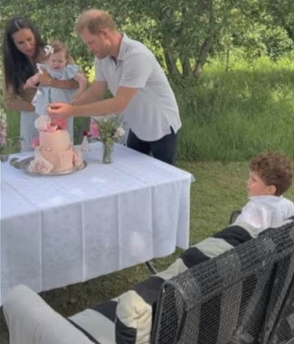 Meghan Markle ve Prens Harry'nin kızı Lilibet'in 1. yaş doğum günü fotoğrafları - 3