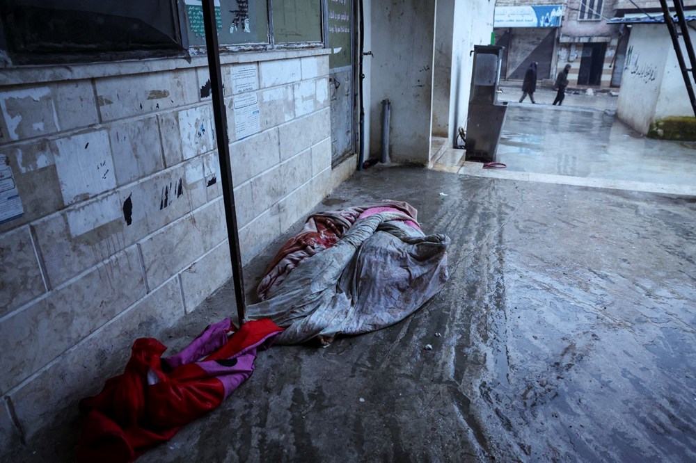 Türkiye'deki 7,4 şiddetindeki deprem Mısır'dan İran'a kadar çevre ülkeleri de vurdu: Yıkımın fotoğrafları - 4