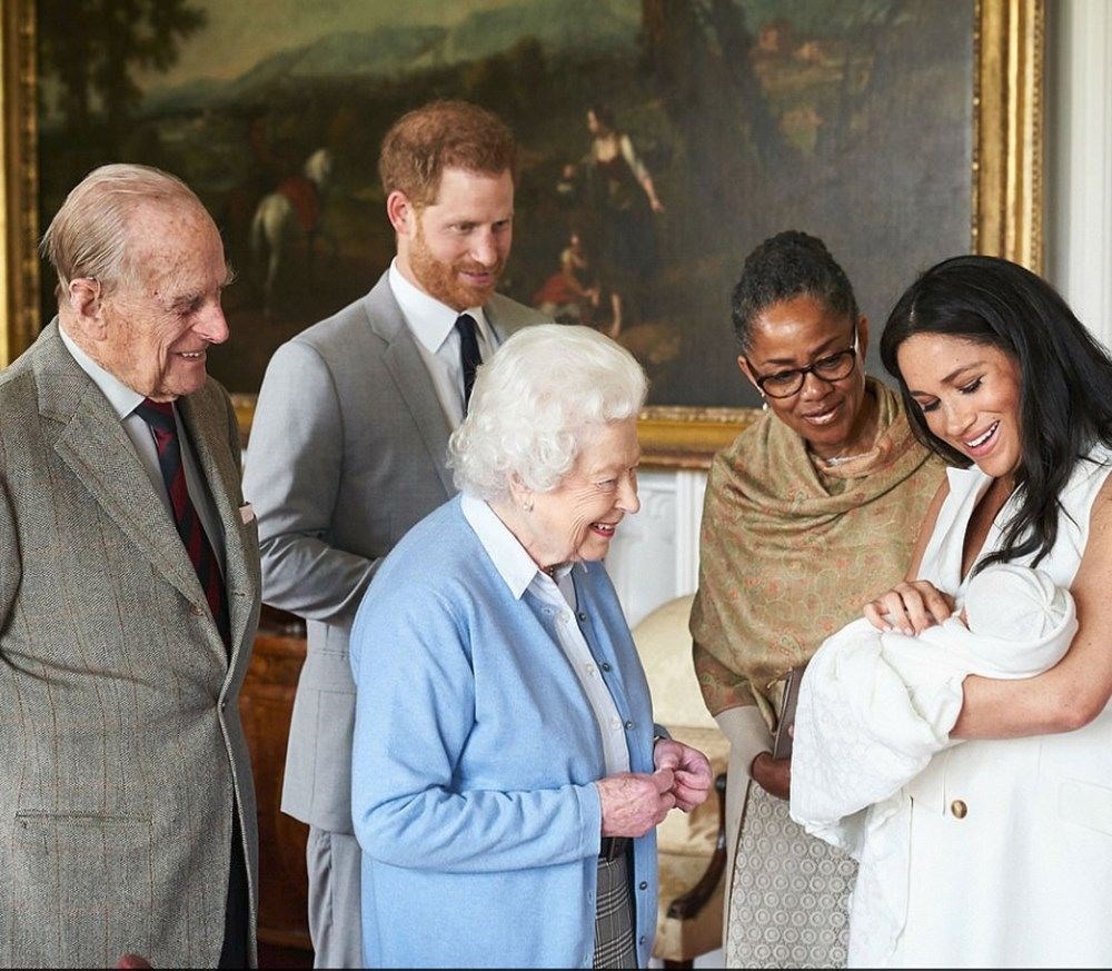 Prens Charles'ın planına göre Meghan Markle ve Prens Harry'nin oğlu Archie prens olamayacak - 6