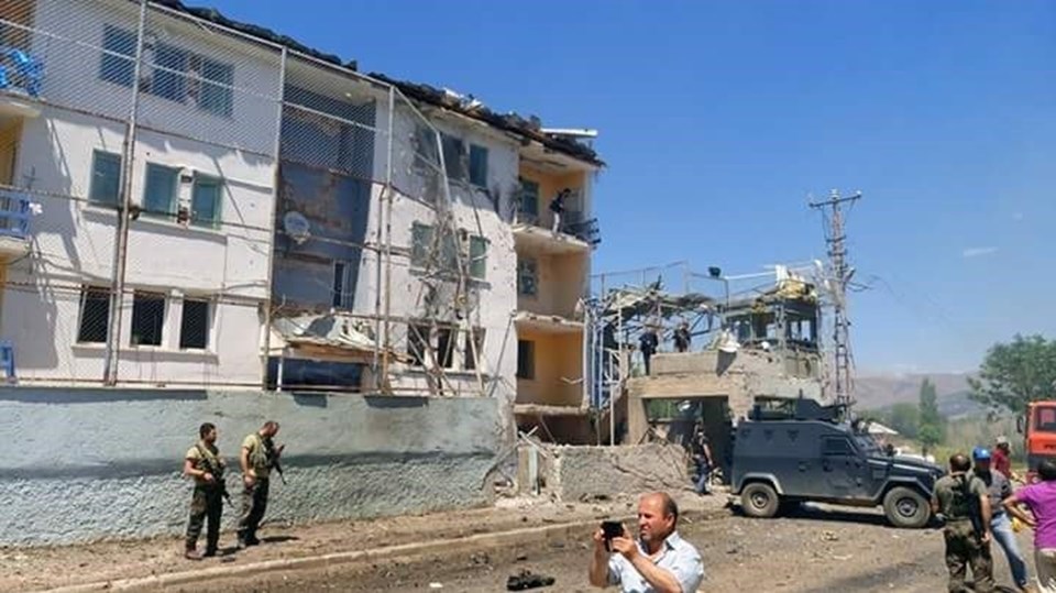 Tunceli'de bombalı araçla saldırı - 1