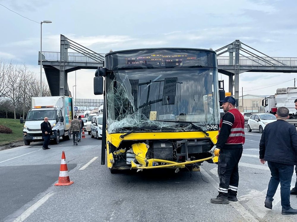 İETT otobüsü bariyerlere ok gibi saplandı - 5