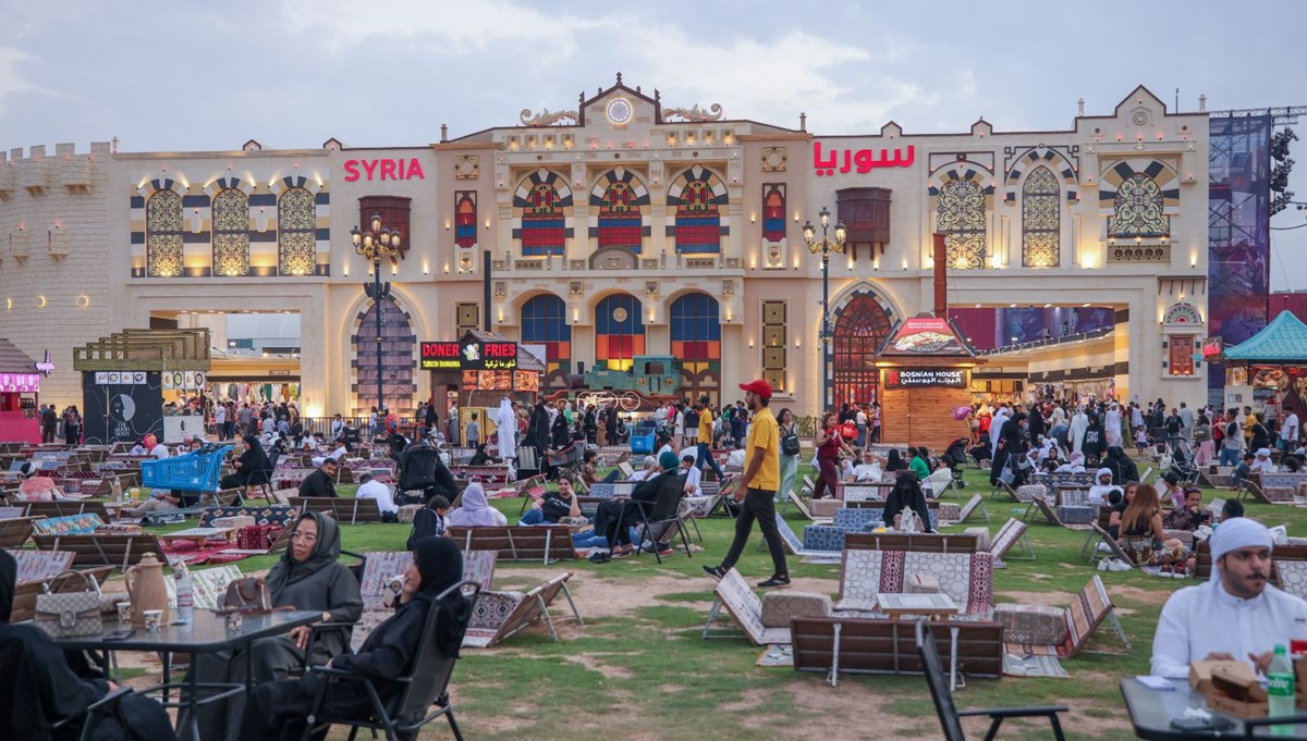 Dubai'de bulunan Global Köy yoğun ilgi görüyor Dubai'de bulunan Global Köy yoğun ilgi görüyor