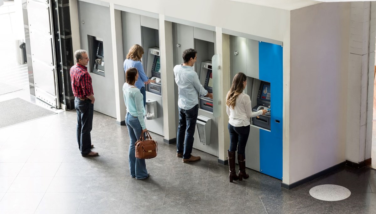 Cep telefonu hattı açmaya, bankacılık işlemlerine ve ATM’lere köklü değişiklik geliyor: Yüzü görünmeyen işlem yapamayacak Cep telefonu hattı açmaya, bankacılık işlemlerine ve ATM’lere köklü değişiklik geliyor: Yüzü görünmeyen işlem yapamayacak