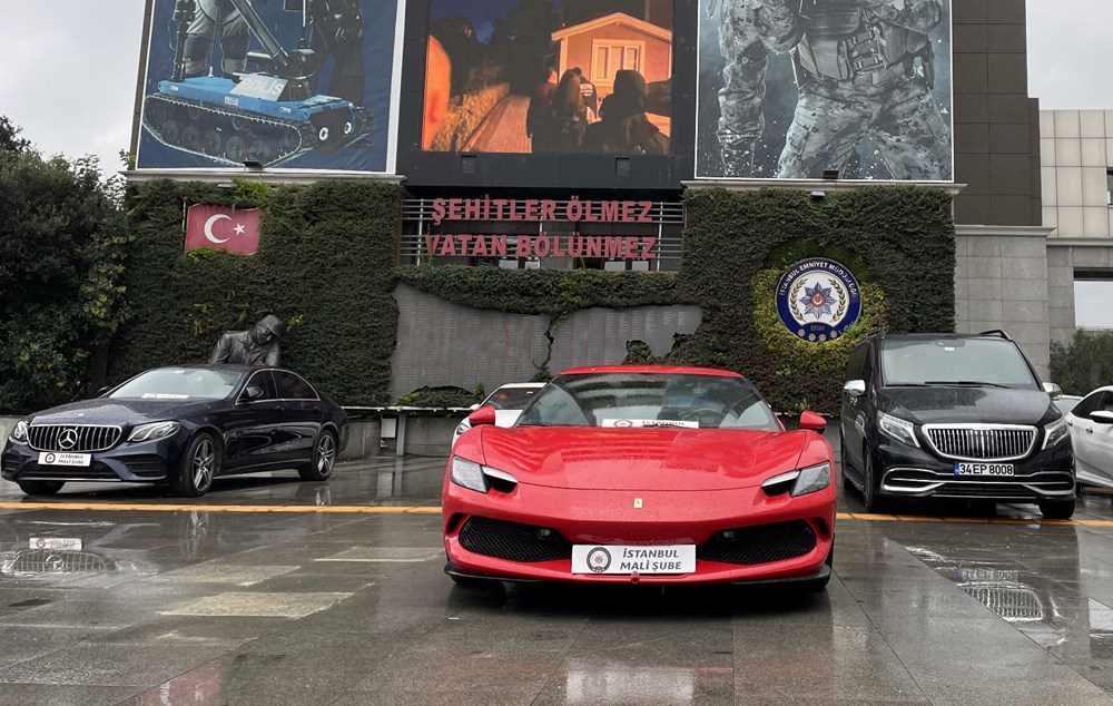 Dilan Polat ve Engin Polat soruşturmasında yeni gelişme | Anneanne
serbest, avukat gözaltında; çiftin araçları emniyete götürüldü - 10