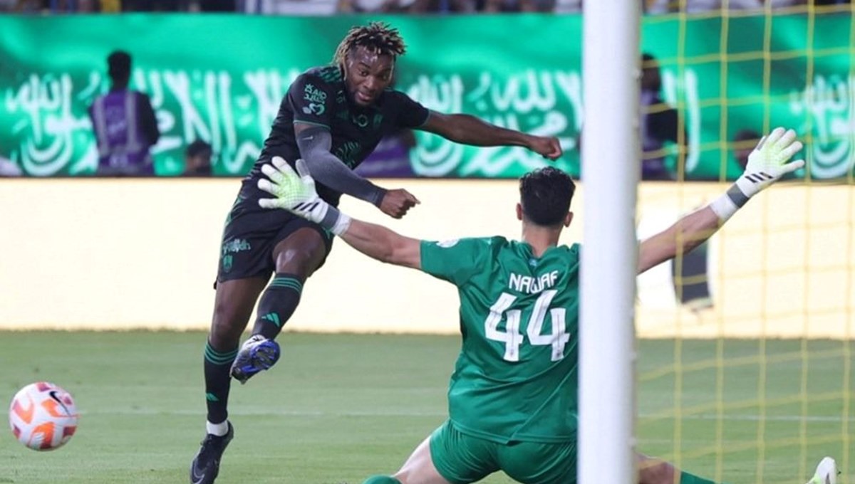 Fenerbahçe, Allan Saint-Maximin'i KAP'a bildirdi Fenerbahçe, Allan Saint-Maximin'i KAP'a bildirdi