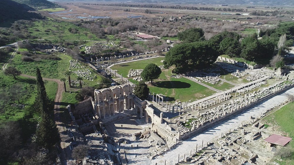 Efes Antik Kenti, pandemi döneminde de güvenli turizmin adresi oldu - 4