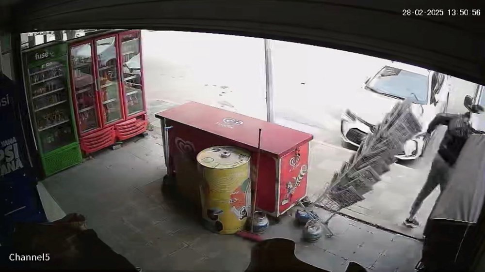 Cezaevi Kaçağı Markette Kabus Estirdi: Bıçak ve Mermerle Terör! 76 0KYJl1DJNE 1ewoTJpLPlg