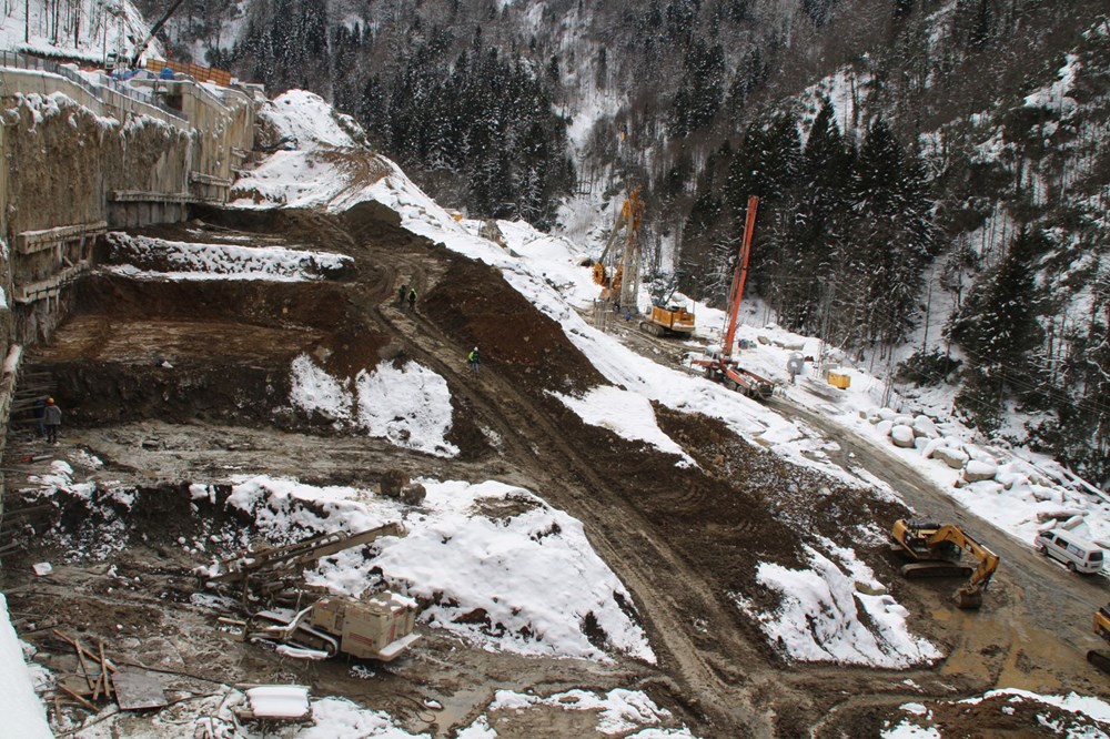 Environmental friendly parking lot inside the mountain in Ayder Plateau - 6