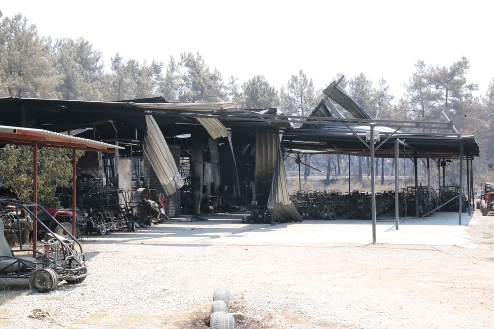 Manavgat'ta safari tesisi küle döndü, alevlerin arasında kalan işletme sahibi ölümden döndü - 4