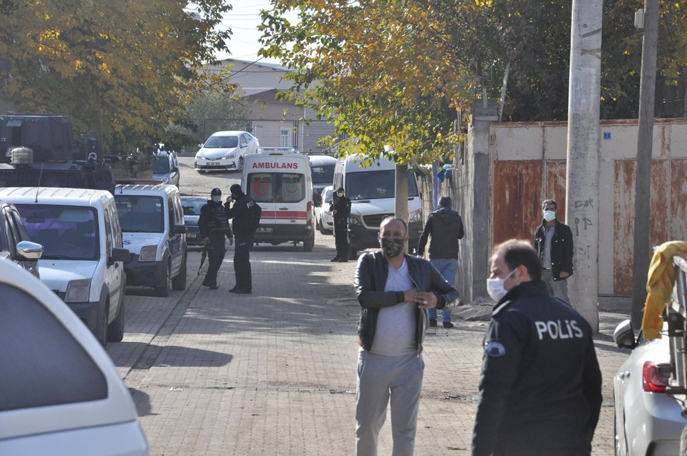 Diyarbakır'da kısıtlama gününde ortalık savaş alanına döndü: 20 yaralı - 10