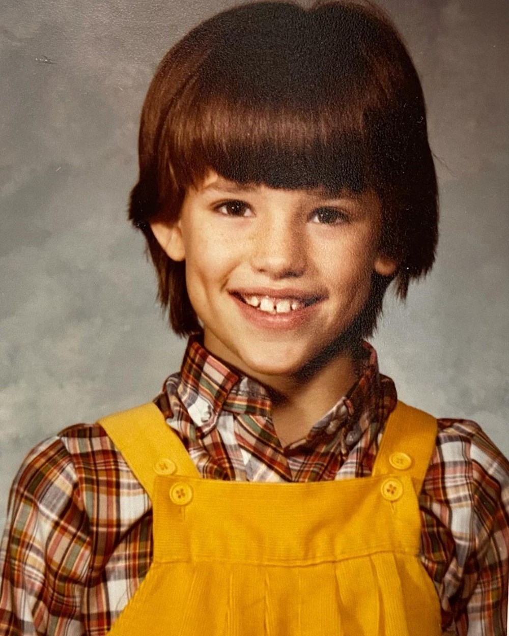 Dilan Çiçek Deniz geçmişe götürdü (Ünlülerin çocukluk ve gençlik halleri) - 260