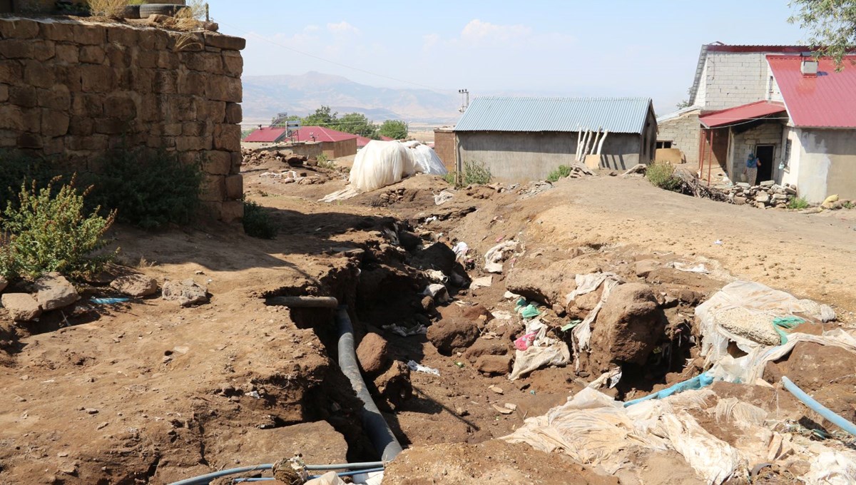 Bitlis'te selin etkilediği köyde hasar tespit çalışması başlatıldı