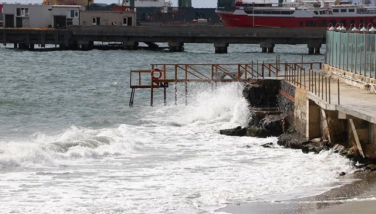 Marmara ve Ege Denizi için fırtına uyarısı Marmara ve Ege Denizi için fırtına uyarısı