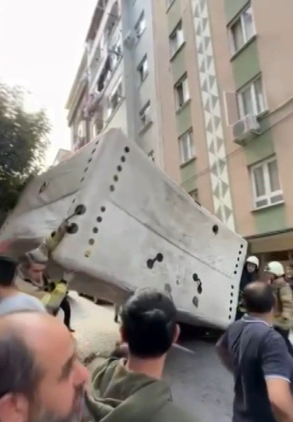 İntihardan vazgeçen Tunuslu mahsur kaldı - 5