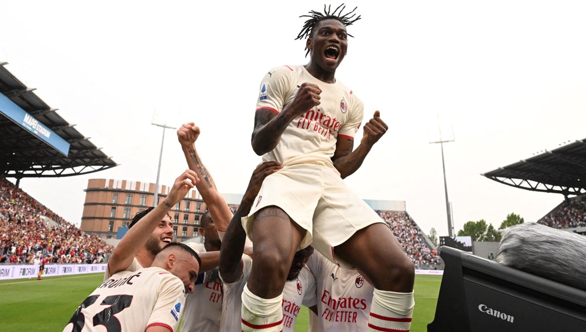 SON DAKİKA: Serie A'da şampiyon AC Milan