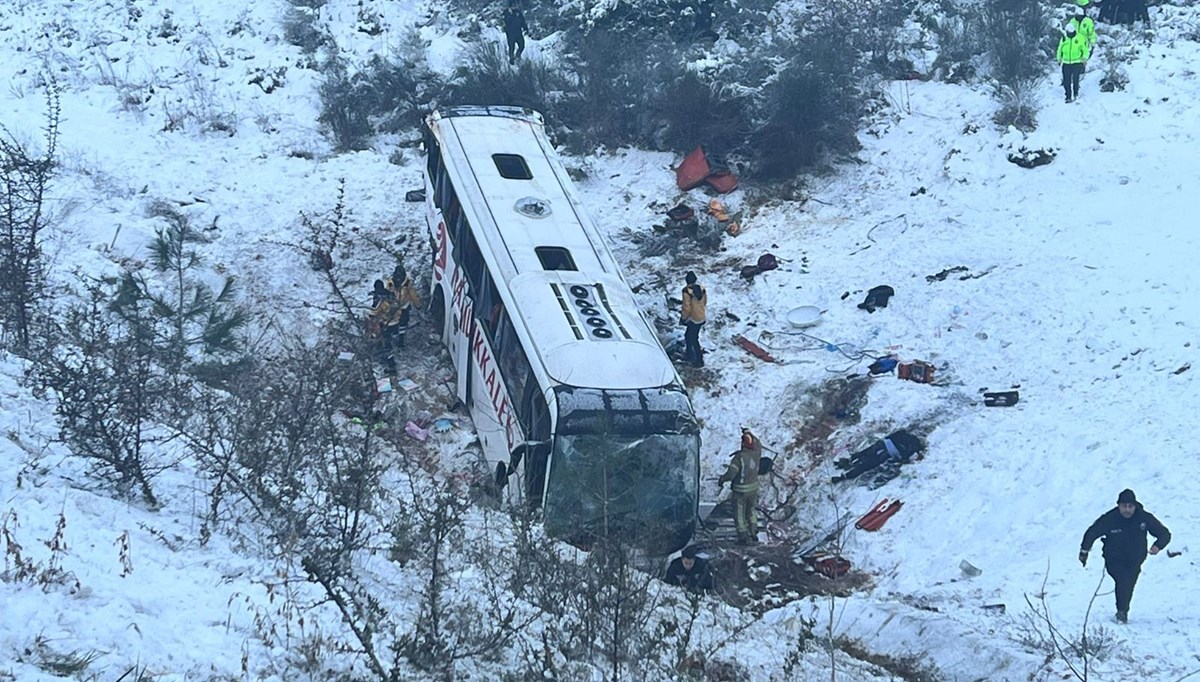 Kuzey Marmara Otoyolu'nda otobüs devrildi: 3 ölü