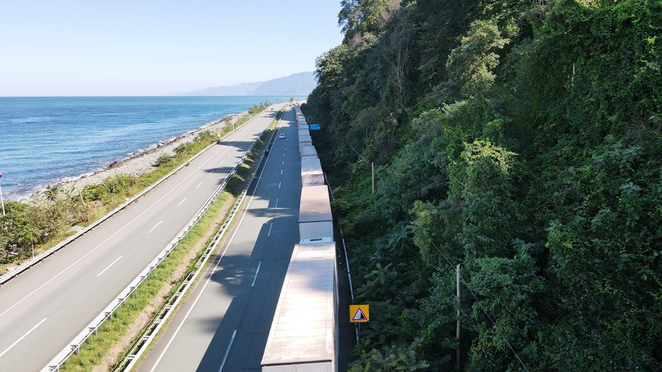 Türkiye'nin Gürcistan'a açılan kapısı Sarp'ta 16 km TIR kuyruğu - 2