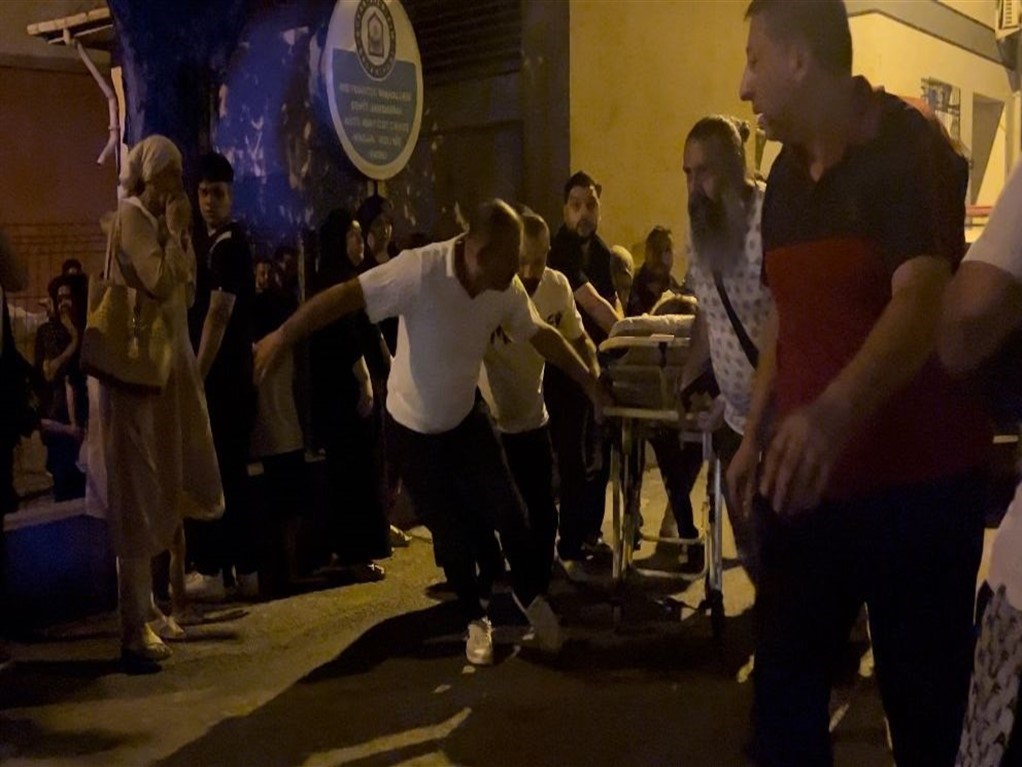 Cinayetin ardından mahalleli sokağa döküldü.