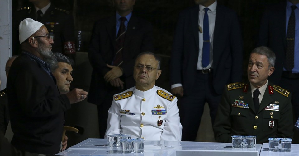 Genelkurmay Başkanı Akar ile Deniz Kuvvetleri Komutanı Oramiral Bülent Bostanoğlu.
