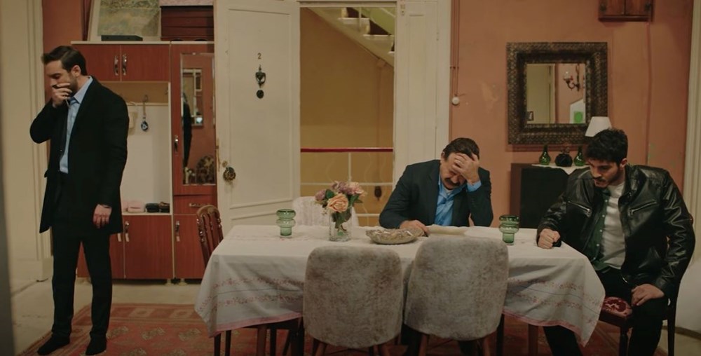 Sahipsizler'de Azize ve kardeşlerine makûs sürpriz! "Koş yetiş Devran" 79 0RKPQL6UakWsIP AXnEj1A