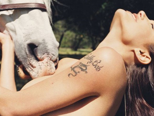 angelina jolie fotografina 96 bin lira