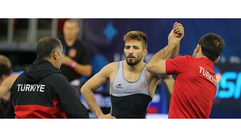Milli güreşçi Süleyman Atlı ve Mustafa Kaya Avrupa Şampiyonu oldu