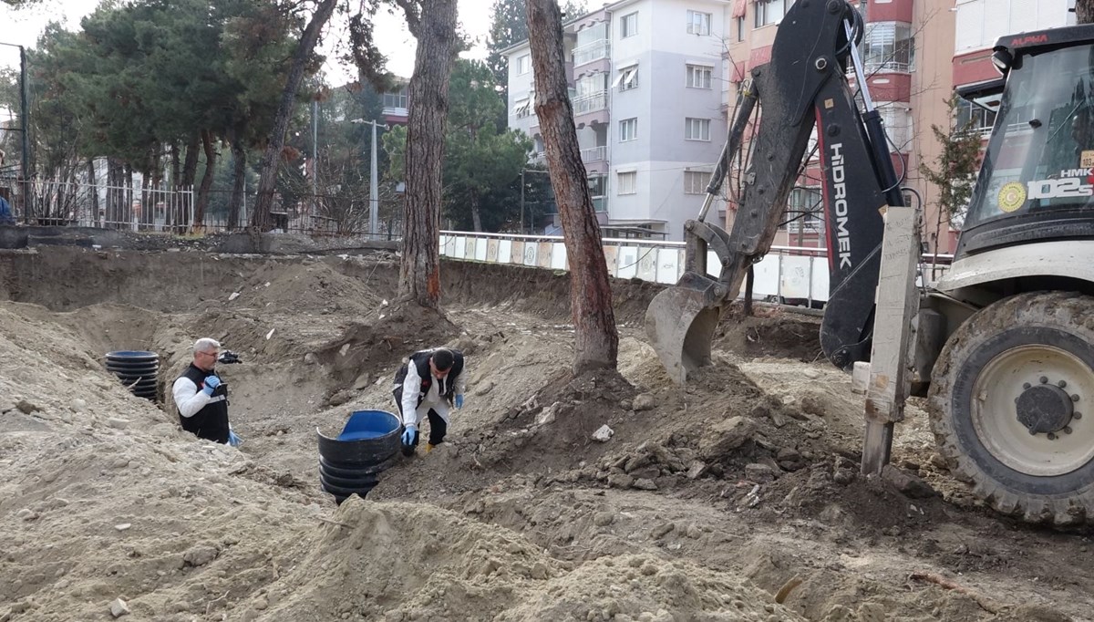 Kanalizasyon kazısında insan kemikleri bulundu Kanalizasyon kazısında insan kemikleri bulundu