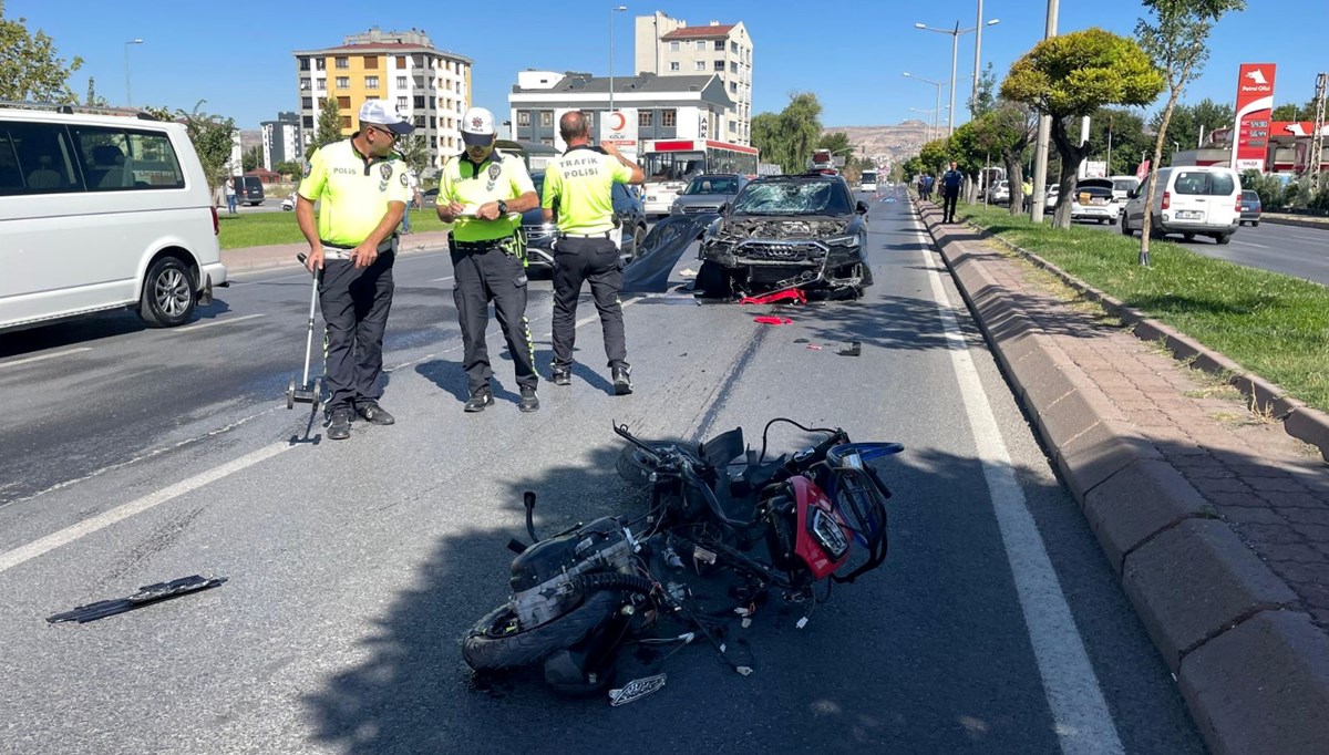 Kayseri'de otomobil ile motosiklet çarpıştı