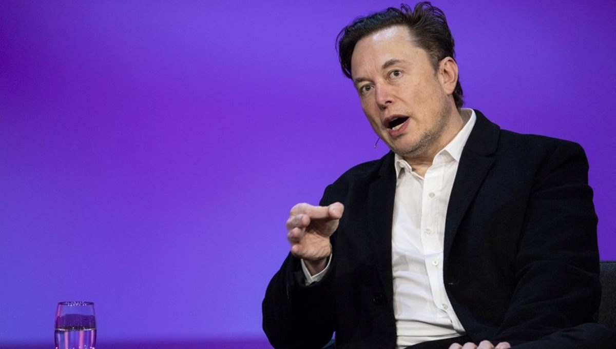 Elon Musk işe alımları durdurdu ve yüzde 10 ufalma kararı aldı