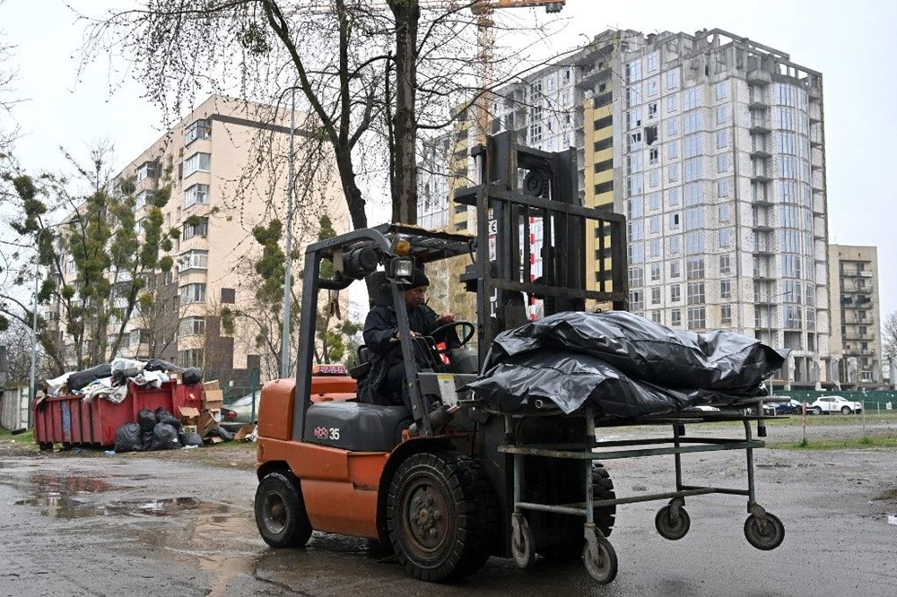 Ukrayna'da acılar dinmiyor: Mariupol'deki bir enkazın bodrumundan 200 ceset çıkarıldı - 21