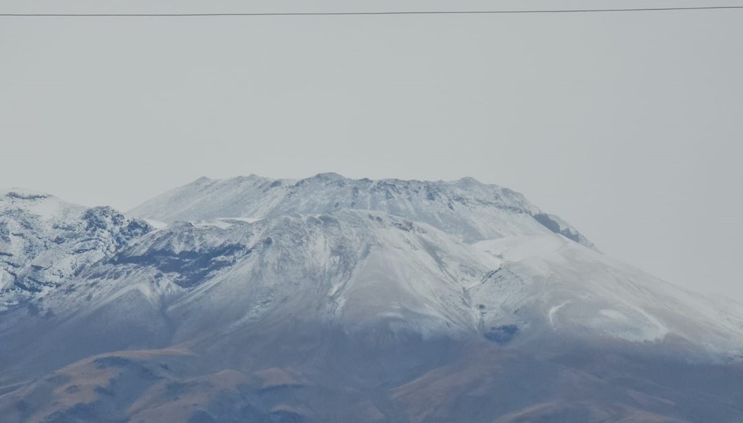 Mevsimin ilk karı yağdı! Hava sıcaklığı hissedilir derecede azaldı