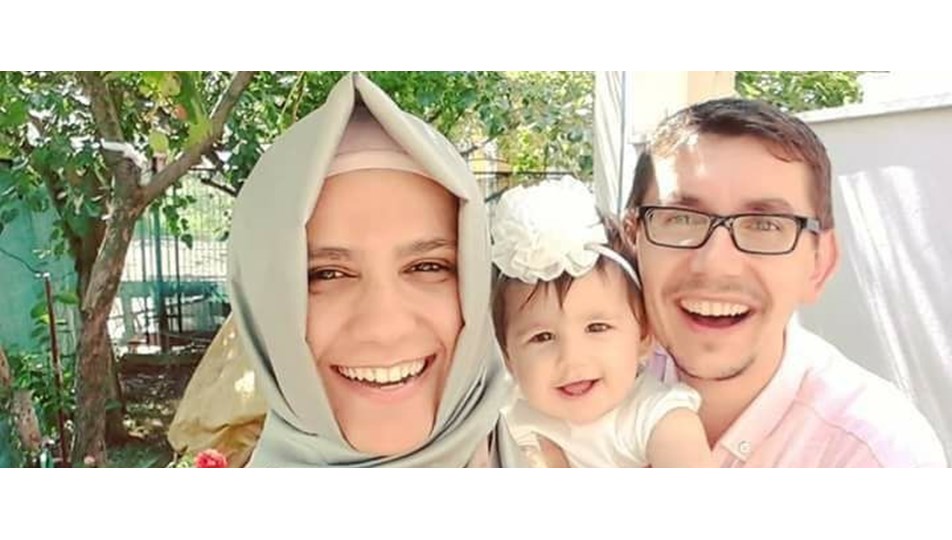 Patronunu, eşini ve 4 yaşındaki kızını öldürüp intihar etti
