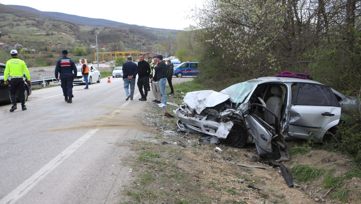 Tokat’ta iki otomobil kafa kafaya çarpıştı: 1 ölü, 8 yaralı