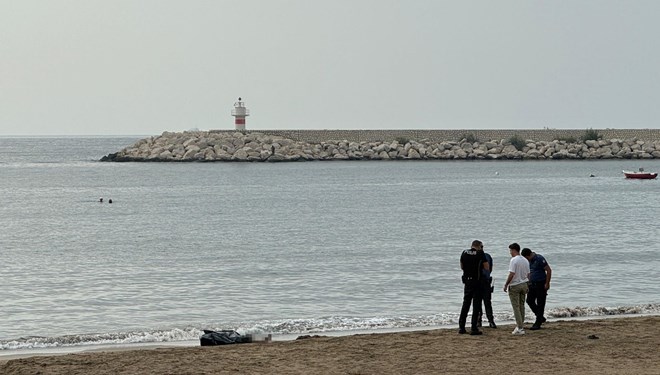 Denize giren bir ki�i bo�ularak hayat�n� kaybetti