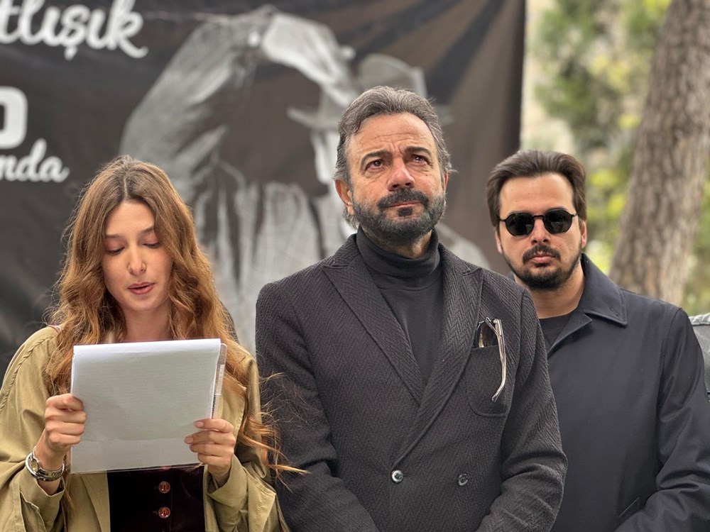 Sadri Alışık mezarı başında anıldı | "Şapkası her an her zaman başımızda" - 5