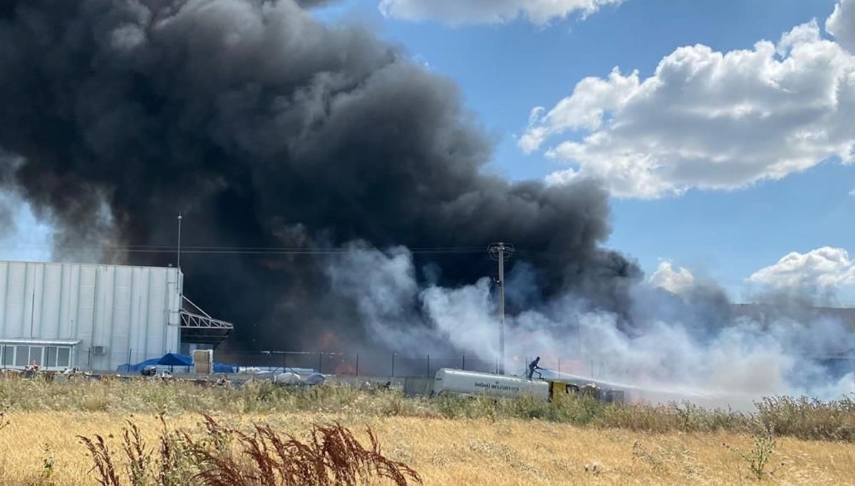 Eskişehir’deki fabrika yangını kontrol altında