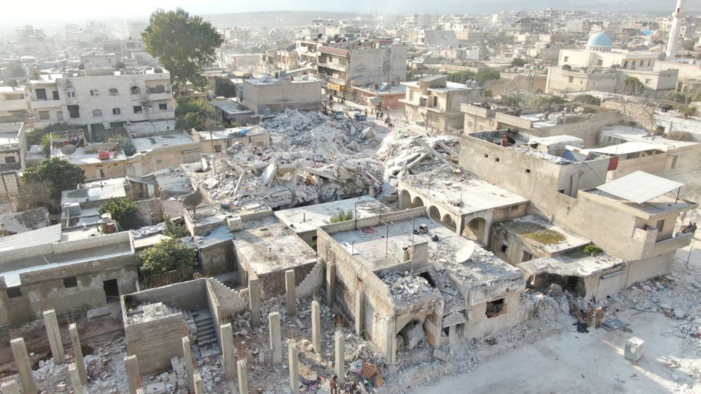 Depremlerin vurduğu Suriye'de son durum: En az 4 bin 500 can kaybı - 2