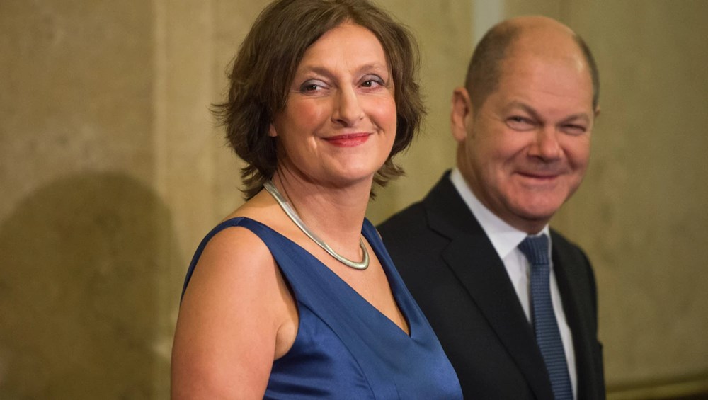 Шольц канцлер биография личная жизнь семья дети Almanya Başbakanı Scholz'un çöpünden G7'ye ait gizli belgeler çıktı - Son Dakika