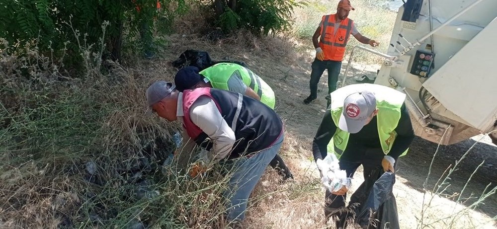 Hazar gölü etrafında 40 ton çöp toplandı - 1