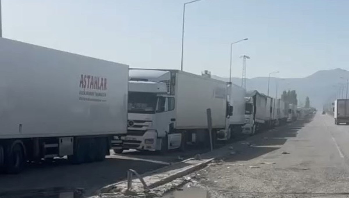 TIR kuyruğu çilesi: 40 gündür bekliyorlar