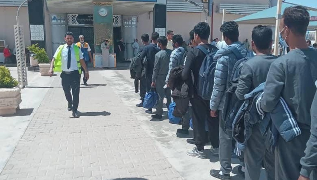 Libya, 163 Bangladeşli yasa dışı göçmeni sınır dışı etti Libya, 163 Bangladeşli yasa dışı göçmeni sınır dışı etti