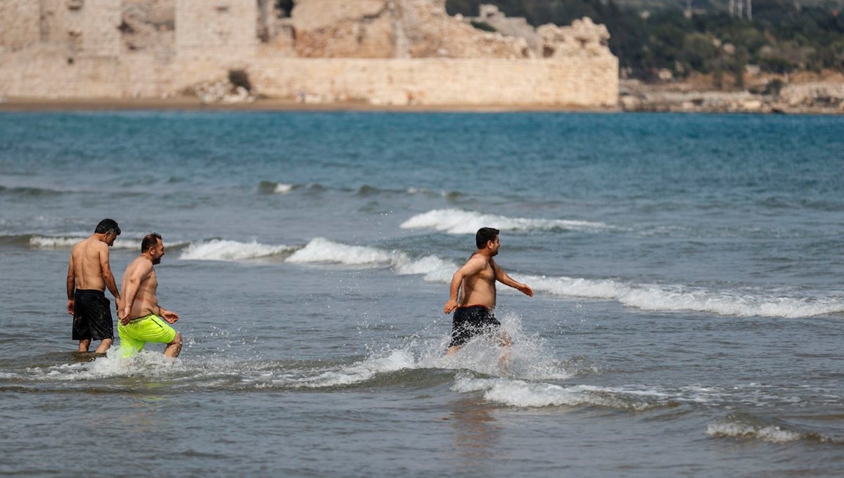 Mersin'de güneşli havanın tadını çıkardılar