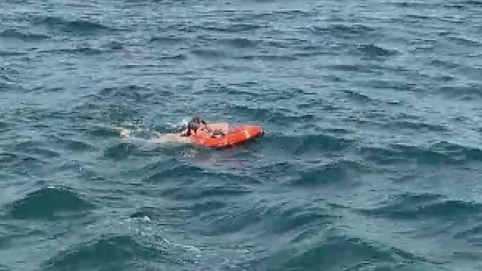 Üsküdar'da denize düşen kadın kurtarıldı - 1